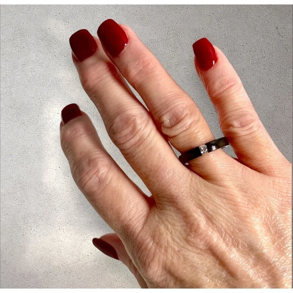 Minimalist Black Stainless Steel Ring with Center Simulated‎ Diamond